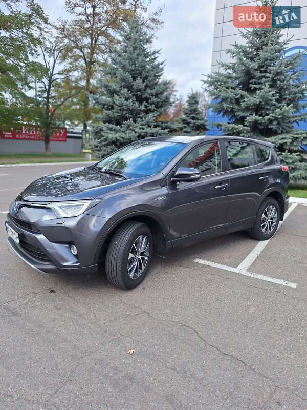 Внедорожник / Кроссовер Toyota RAV4 2018 в Киеве