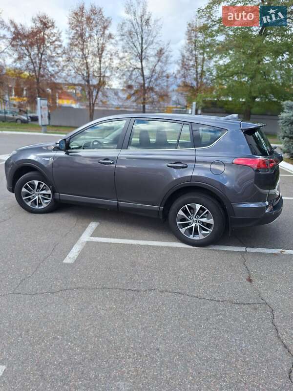 Внедорожник / Кроссовер Toyota RAV4 2018 в Киеве