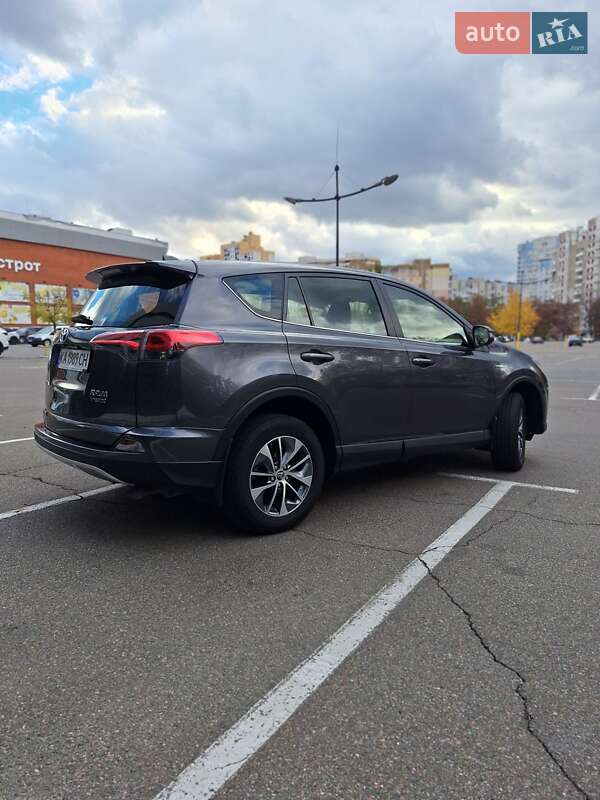 Внедорожник / Кроссовер Toyota RAV4 2018 в Киеве