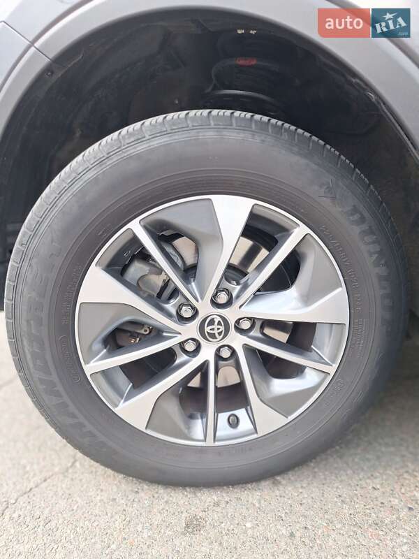 Внедорожник / Кроссовер Toyota RAV4 2018 в Киеве