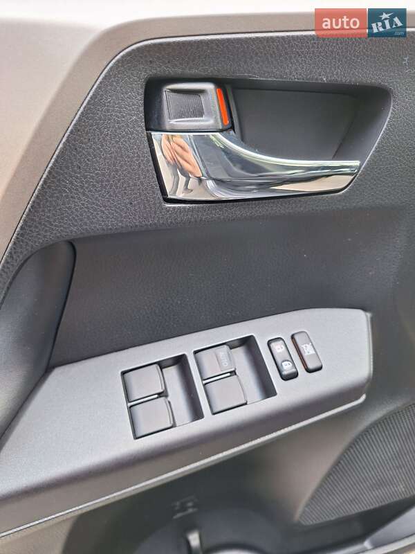 Внедорожник / Кроссовер Toyota RAV4 2018 в Киеве