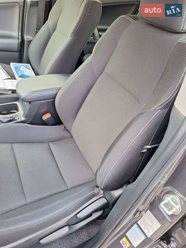 Внедорожник / Кроссовер Toyota RAV4 2018 в Киеве