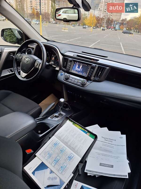Внедорожник / Кроссовер Toyota RAV4 2018 в Киеве