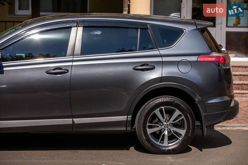 Внедорожник / Кроссовер Toyota RAV4 2017 в Киеве фото 32 Внедорожник / Кроссовер Toyota RAV4 2017 в Киеве