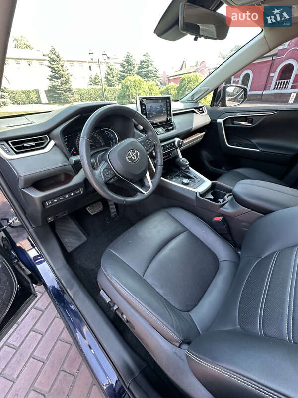 Внедорожник / Кроссовер Toyota RAV4 2021 в Днепре фото 17 Внедорожник / Кроссовер Toyota RAV4 2021 в Днепре