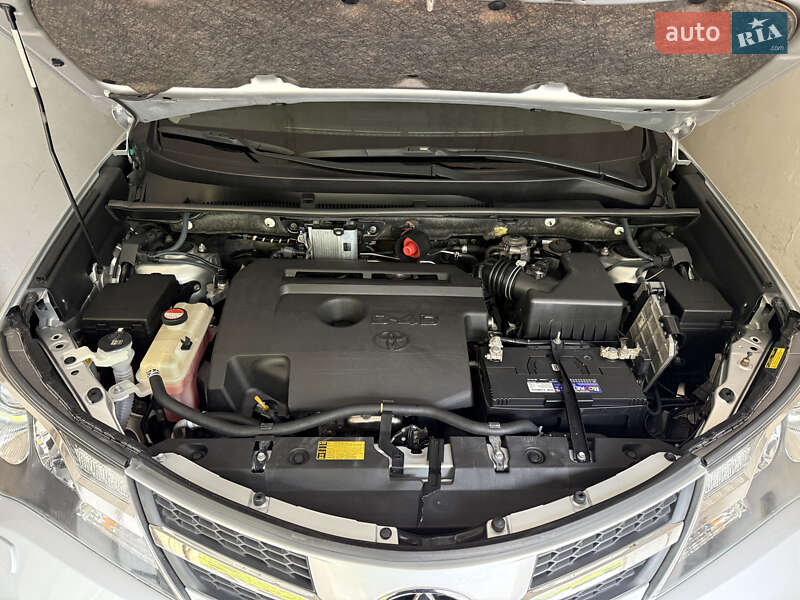 Внедорожник / Кроссовер Toyota RAV4 2015 в Днепре
