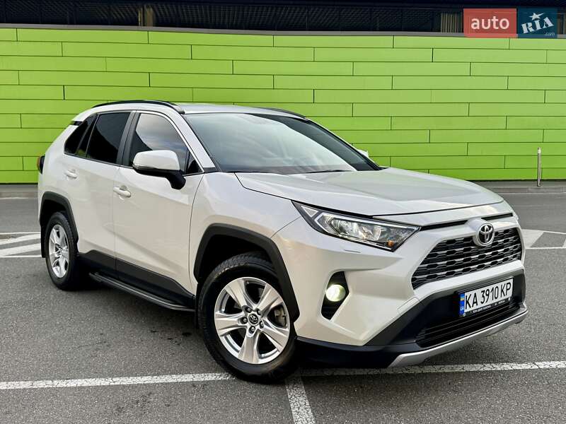 Внедорожник / Кроссовер Toyota RAV4 2019 в Киеве фото 10 Внедорожник / Кроссовер Toyota RAV4 2019 в Киеве