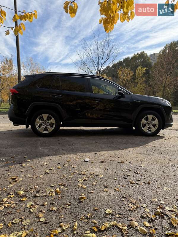Позашляховик / Кросовер Toyota RAV4 2019 в Жовтих Водах фото 4 Позашляховик / Кросовер Toyota RAV4 2019 в Жовтих Водах