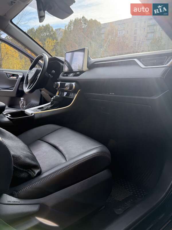 Позашляховик / Кросовер Toyota RAV4 2019 в Жовтих Водах фото 19 Позашляховик / Кросовер Toyota RAV4 2019 в Жовтих Водах