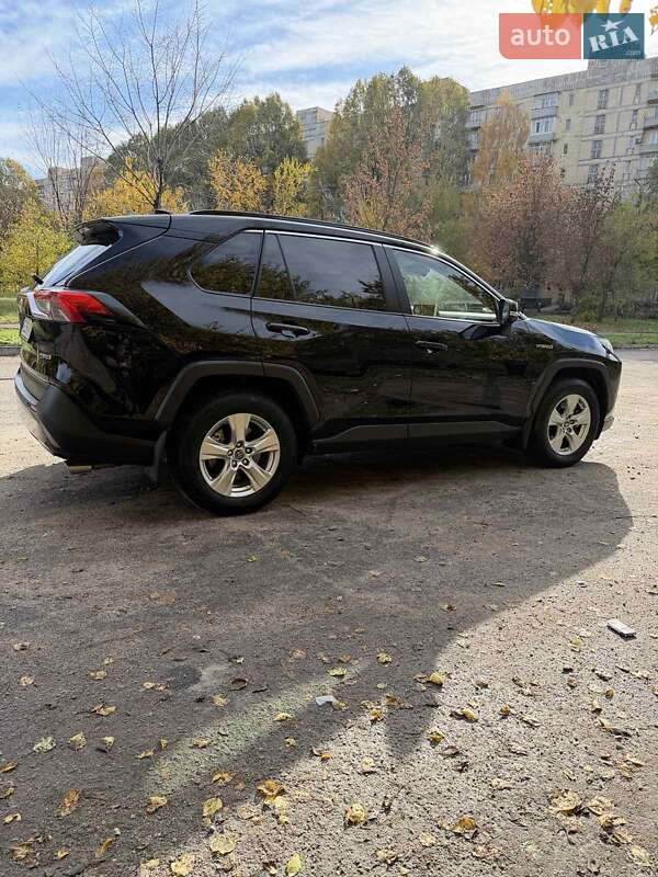 Позашляховик / Кросовер Toyota RAV4 2019 в Жовтих Водах фото 5 Позашляховик / Кросовер Toyota RAV4 2019 в Жовтих Водах