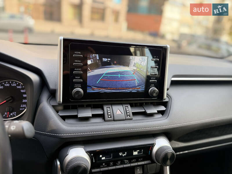 Внедорожник / Кроссовер Toyota RAV4 2019 в Киеве