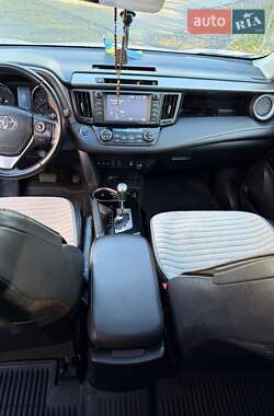 Позашляховик / Кросовер Toyota RAV4 2016 в Івано-Франківську