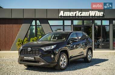 Внедорожник / Кроссовер Toyota RAV4 2020 в Черновцах