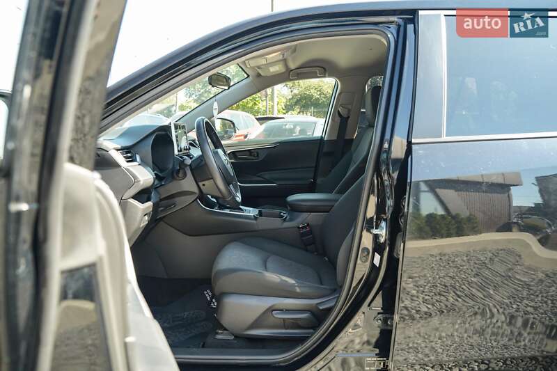 Позашляховик / Кросовер Toyota RAV4 2020 в Чернівцях фото 16 Позашляховик / Кросовер Toyota RAV4 2020 в Чернівцях