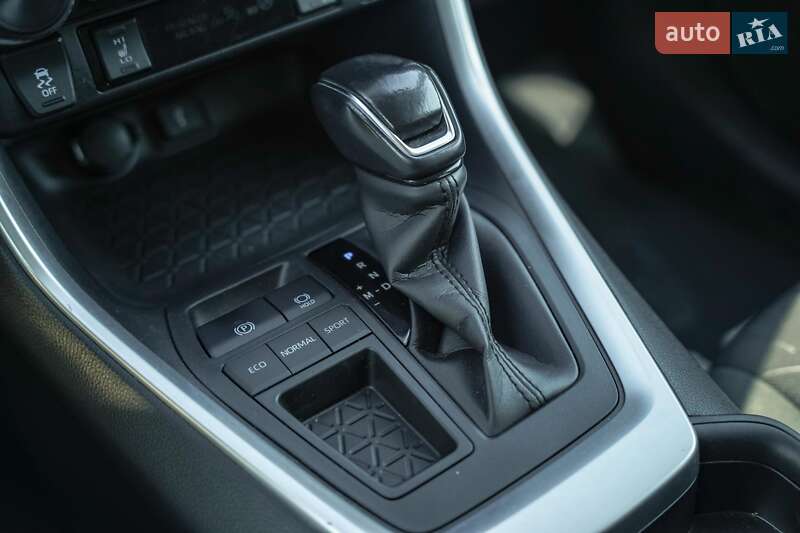 Позашляховик / Кросовер Toyota RAV4 2020 в Чернівцях фото 27 Позашляховик / Кросовер Toyota RAV4 2020 в Чернівцях