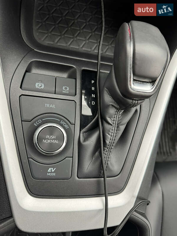 Позашляховик / Кросовер Toyota RAV4 2024 в Надвірній