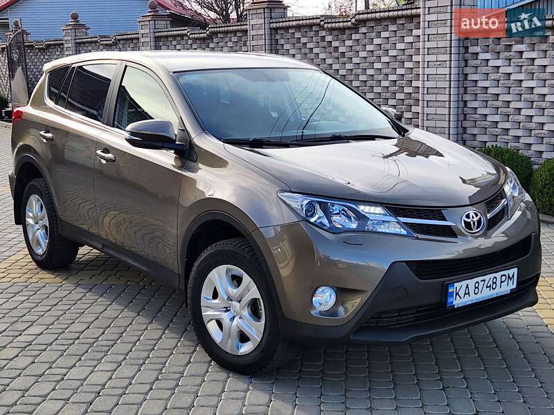 Внедорожник / Кроссовер Toyota RAV4 2015 в Виннице