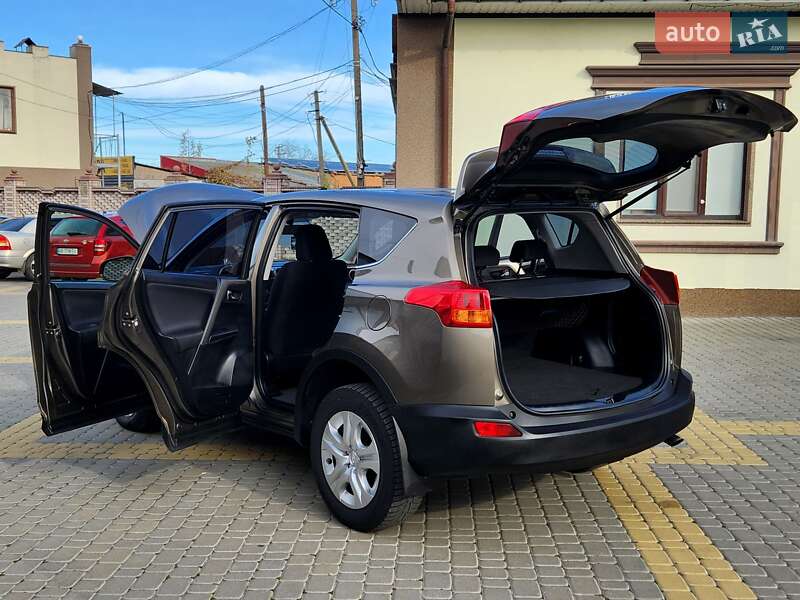 Внедорожник / Кроссовер Toyota RAV4 2015 в Виннице