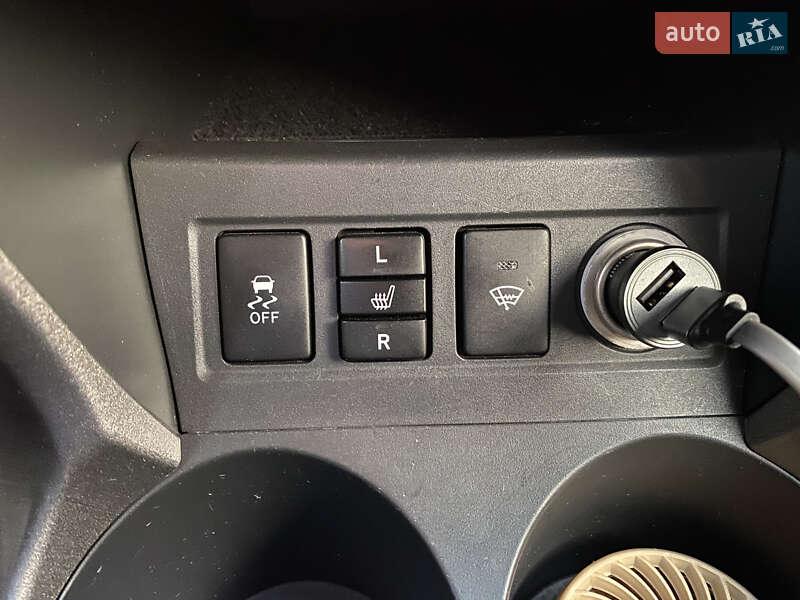 Позашляховик / Кросовер Toyota RAV4 2012 в Києві