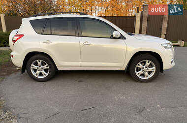 Внедорожник / Кроссовер Toyota RAV4 2012 в Киеве