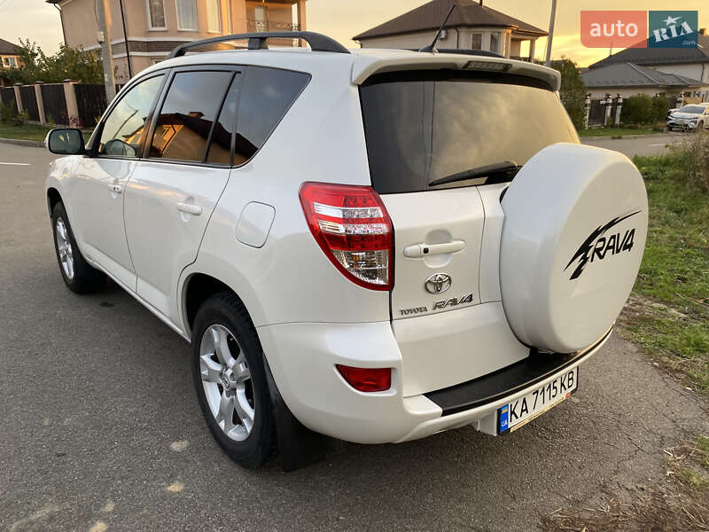 Позашляховик / Кросовер Toyota RAV4 2012 в Києві