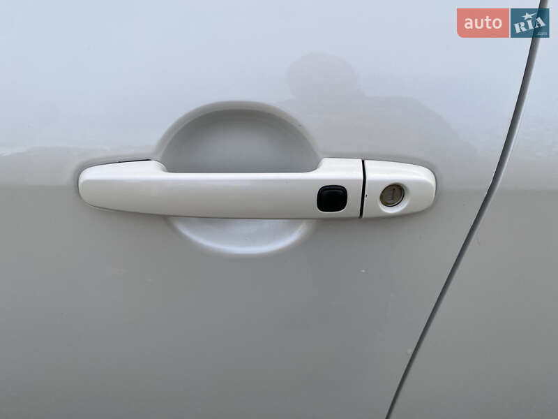 Позашляховик / Кросовер Toyota RAV4 2012 в Києві