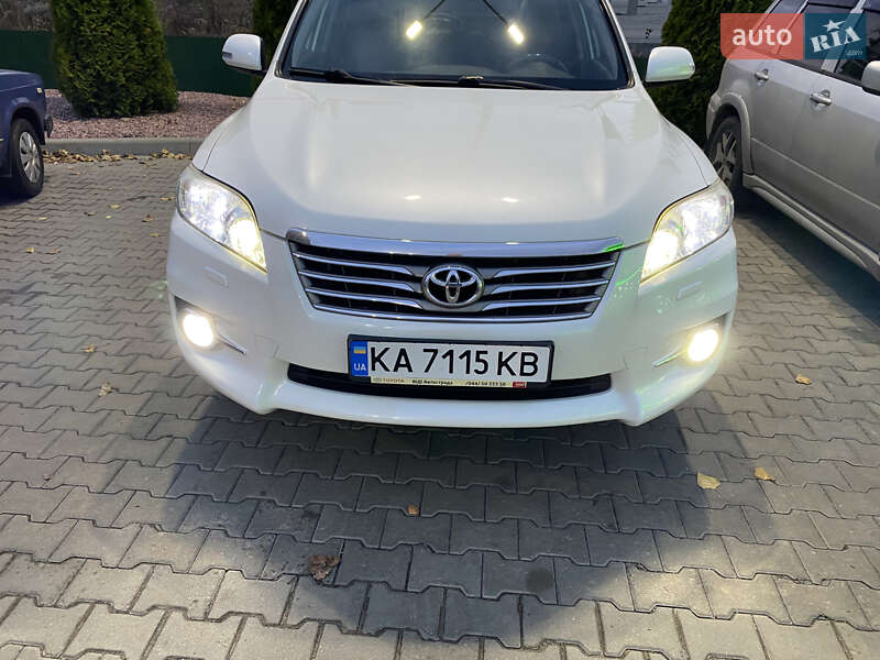 Позашляховик / Кросовер Toyota RAV4 2012 в Києві