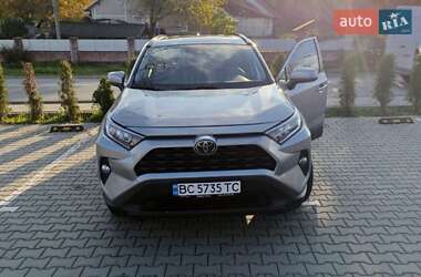 Позашляховик / Кросовер Toyota RAV4 2021 в Косові
