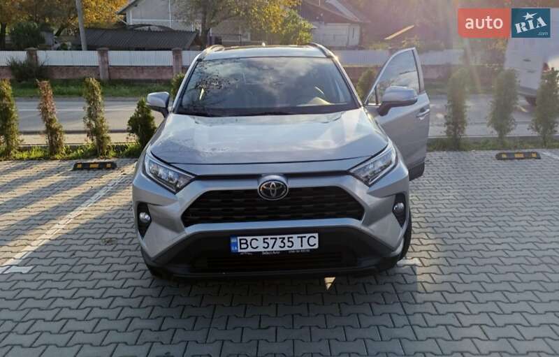 Внедорожник / Кроссовер Toyota RAV4 2021 в Косове