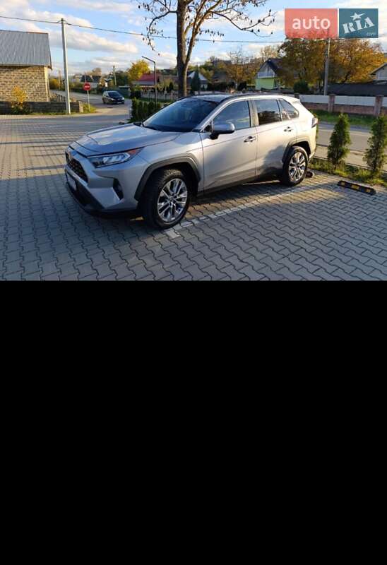 Внедорожник / Кроссовер Toyota RAV4 2021 в Косове