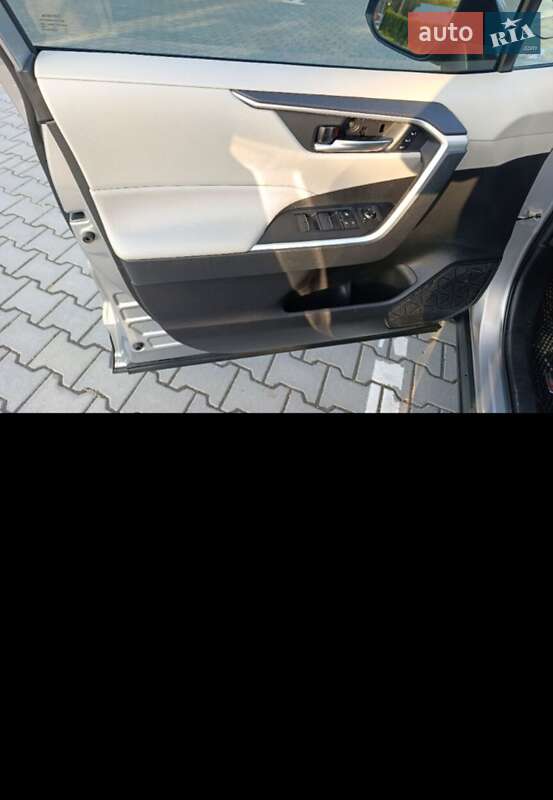 Внедорожник / Кроссовер Toyota RAV4 2021 в Косове