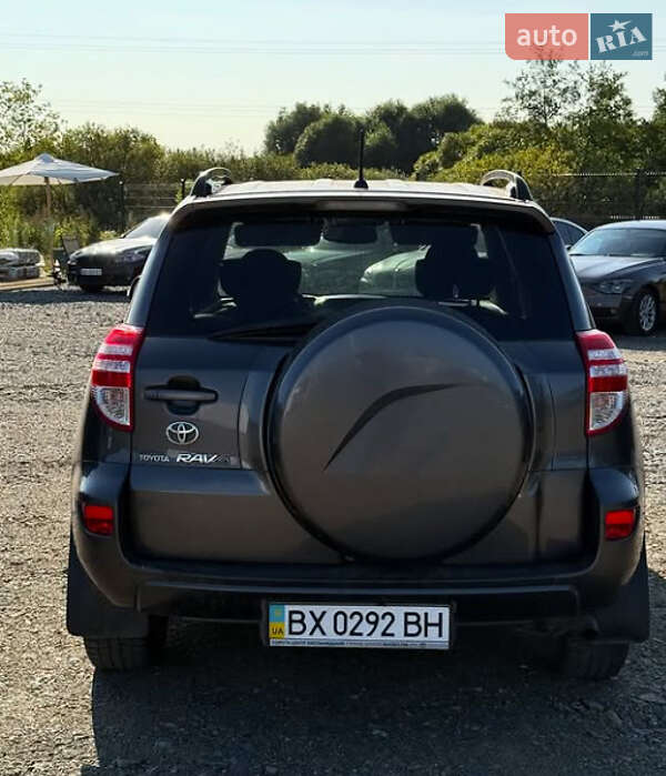 Внедорожник / Кроссовер Toyota RAV4 2011 в Хмельницком