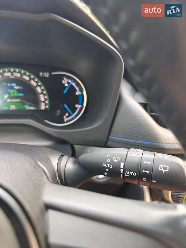 Внедорожник / Кроссовер Toyota RAV4 2021 в Киеве фото 28 Внедорожник / Кроссовер Toyota RAV4 2021 в Киеве