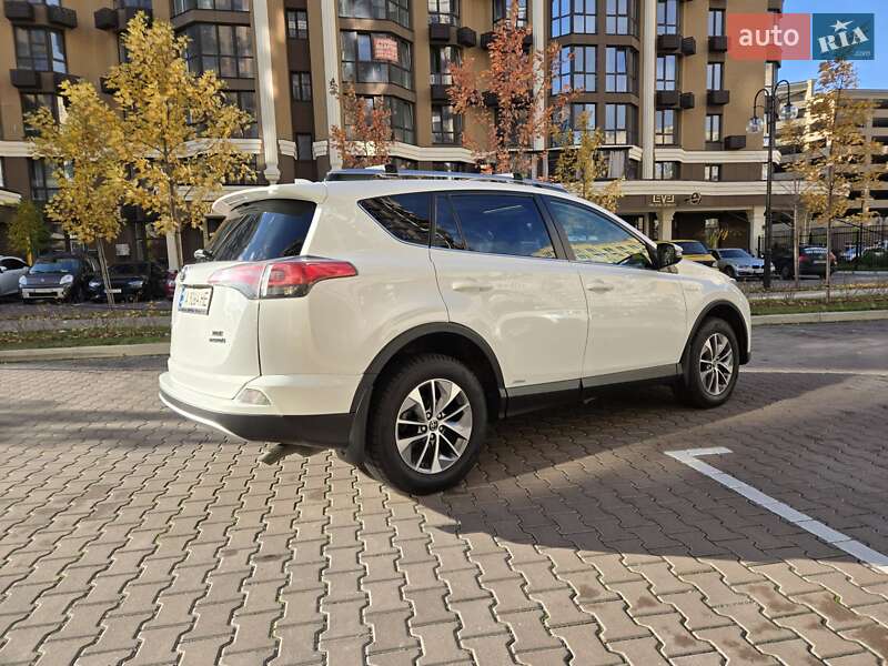 Внедорожник / Кроссовер Toyota RAV4 2017 в Киеве фото 5 Внедорожник / Кроссовер Toyota RAV4 2017 в Киеве