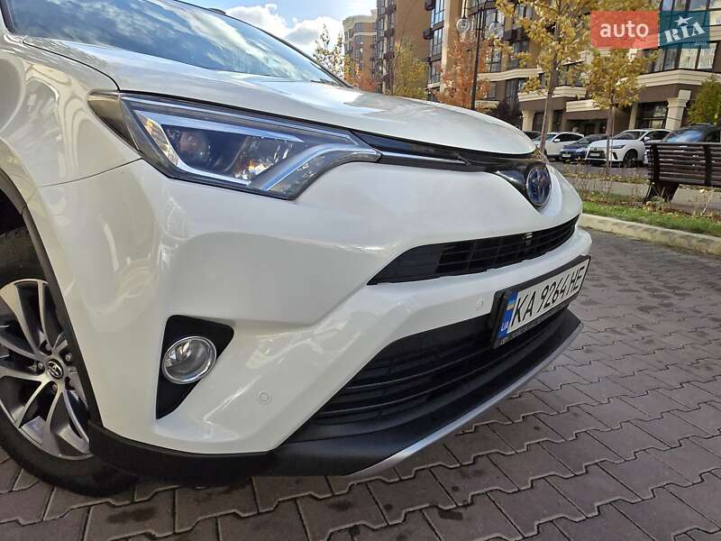 Внедорожник / Кроссовер Toyota RAV4 2017 в Киеве фото 12 Внедорожник / Кроссовер Toyota RAV4 2017 в Киеве