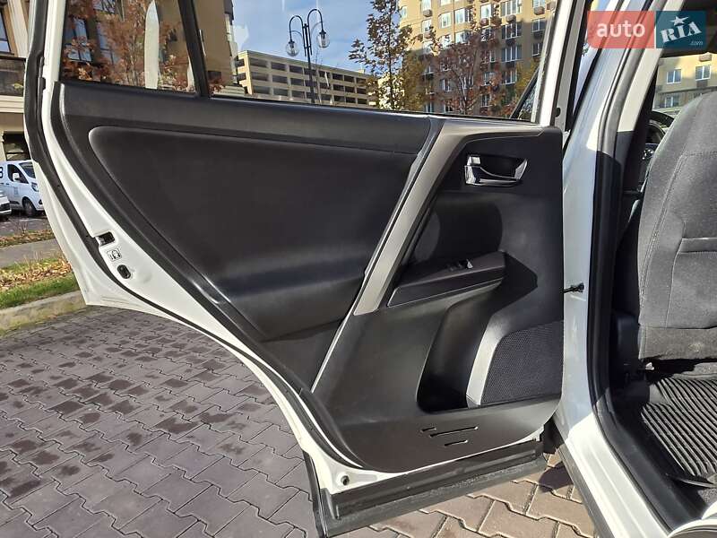 Внедорожник / Кроссовер Toyota RAV4 2017 в Киеве фото 21 Внедорожник / Кроссовер Toyota RAV4 2017 в Киеве
