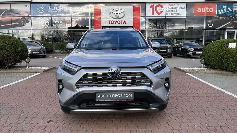 Внедорожник / Кроссовер Toyota RAV4 2024 в Хмельницком