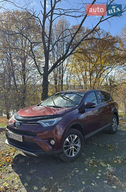 Позашляховик / Кросовер Toyota RAV4 2017 в Тетієві