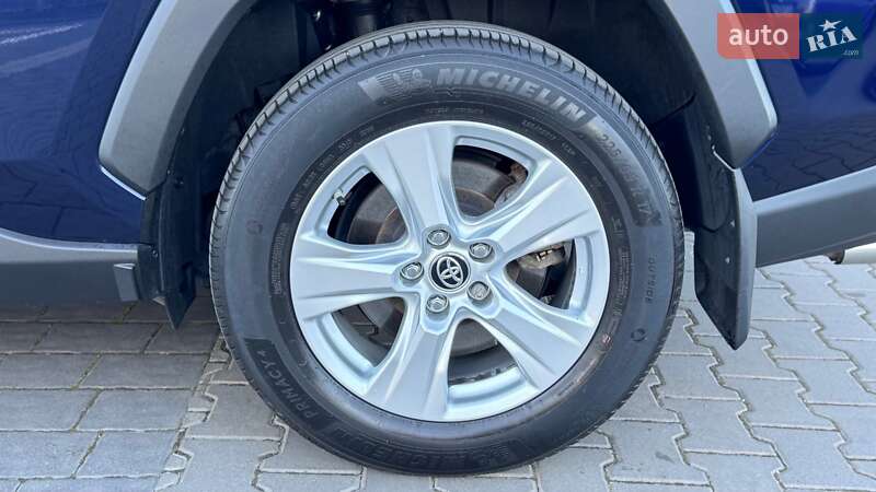 Внедорожник / Кроссовер Toyota RAV4 2019 в Ивано-Франковске