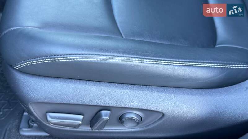 Внедорожник / Кроссовер Toyota RAV4 2019 в Ивано-Франковске