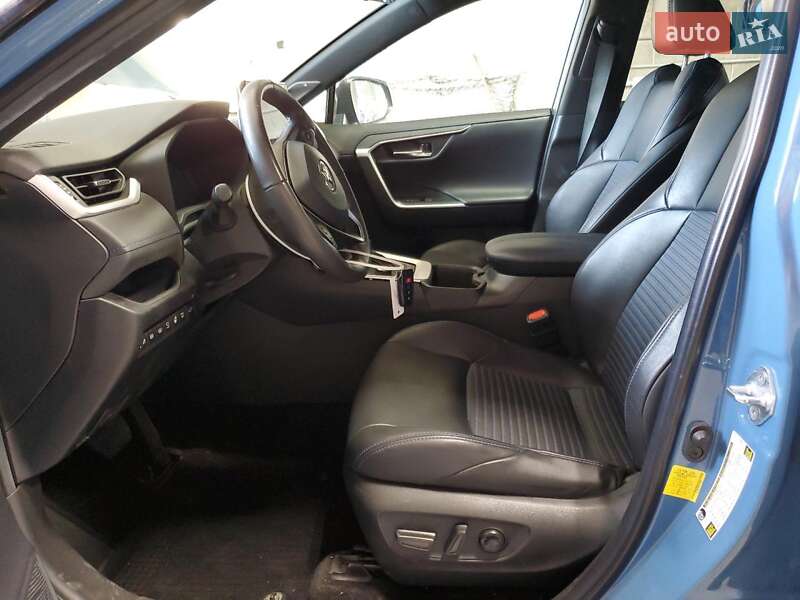 Позашляховик / Кросовер Toyota RAV4 2022 в Києві