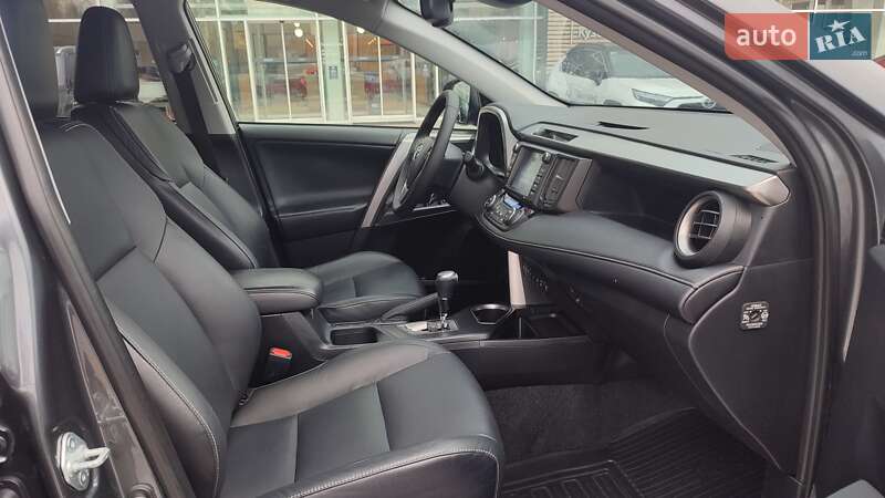 Внедорожник / Кроссовер Toyota RAV4 2017 в Киеве фото 6 Внедорожник / Кроссовер Toyota RAV4 2017 в Киеве