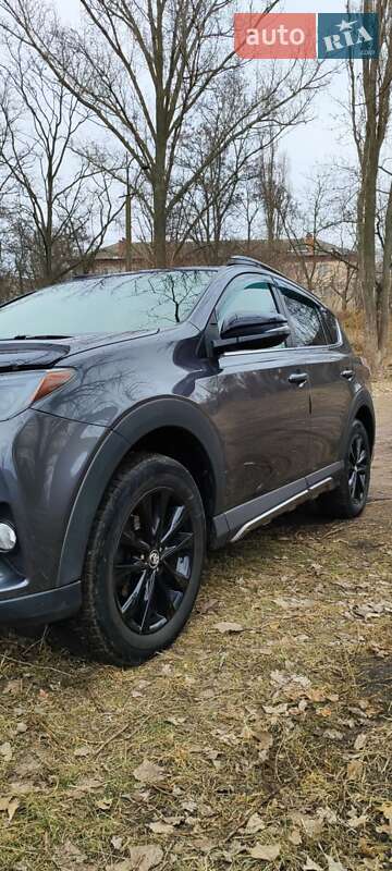 Внедорожник / Кроссовер Toyota RAV4 2017 в Светловодске