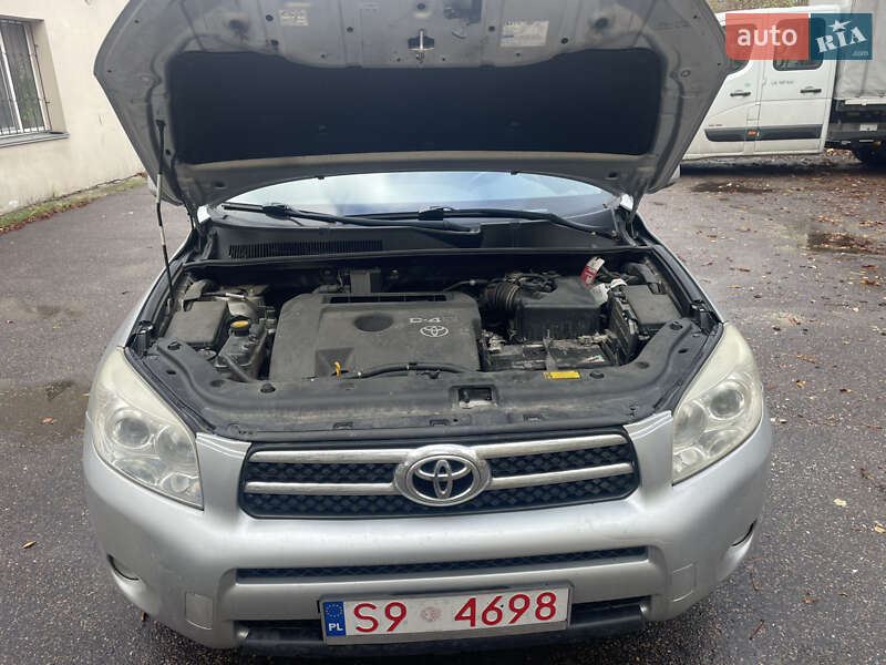 Внедорожник / Кроссовер Toyota RAV4 2008 в Киеве
