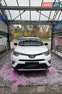 Внедорожник / Кроссовер Toyota RAV4 2016 в Черкассах