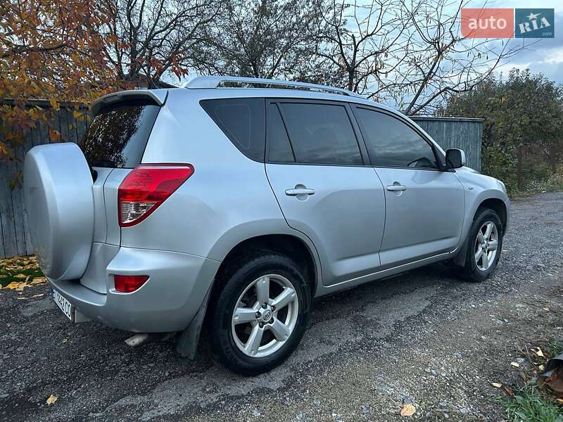 Внедорожник / Кроссовер Toyota RAV4 2007 в Полтаве