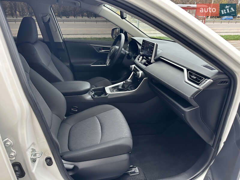 Внедорожник / Кроссовер Toyota RAV4 2019 в Черкассах фото 24 Внедорожник / Кроссовер Toyota RAV4 2019 в Черкассах