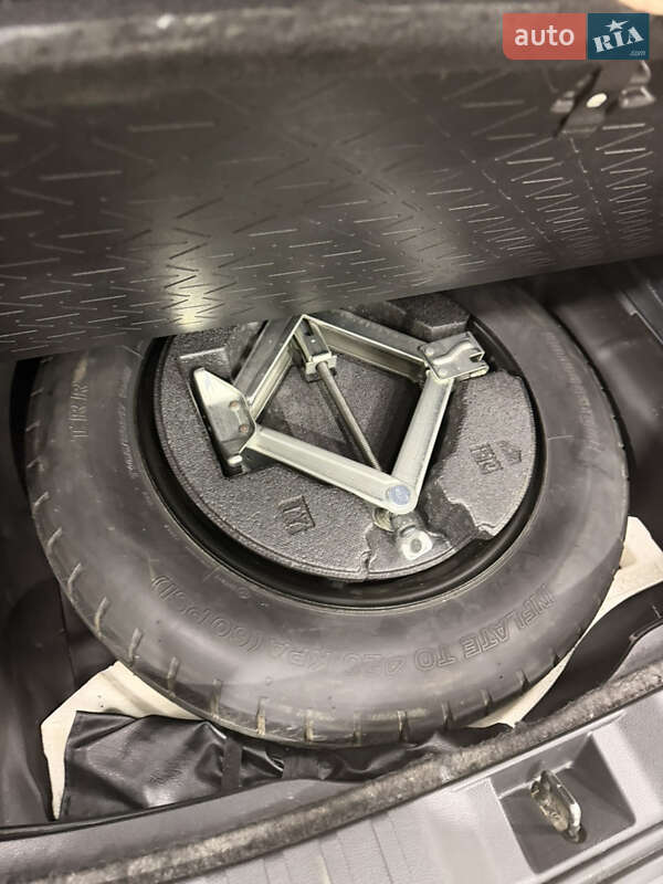 Внедорожник / Кроссовер Toyota RAV4 2019 в Днепре