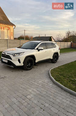 Позашляховик / Кросовер Toyota RAV4 2020 в Іллінцях