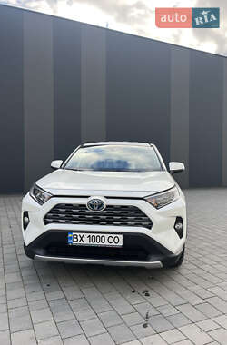 Внедорожник / Кроссовер Toyota RAV4 2021 в Хмельницком